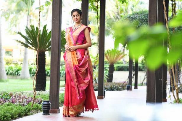 How to style / wear a saree